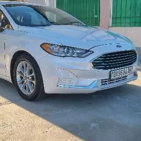 Ford Fusion 2020