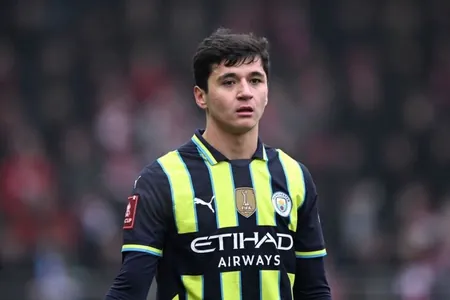 The Athletic neşiri Abdukodir Husanowy özbekleriň Kriştianu Ronaldusy diýip atlandyrdy