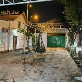 Ýerewanski 4,5 sotok 6 komnat