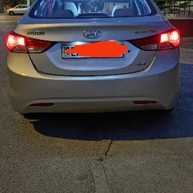 Hyundai Elantra 2011