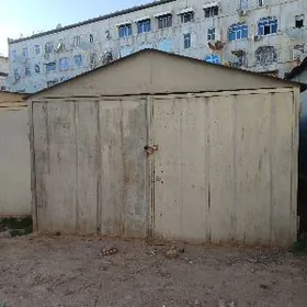 Демир Гараж