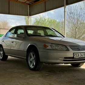 Toyota Camry 2001