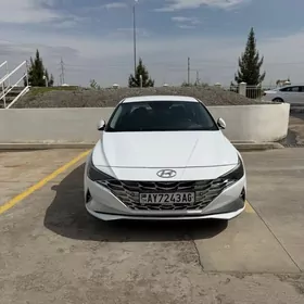 Hyundai Elantra 2023