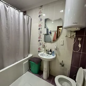 Алишер Новаи 3 ком 1 этаж