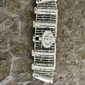 передняя решётка