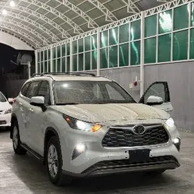 Toyota Highlander 2020