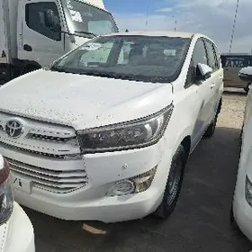 Toyota Innova 2022