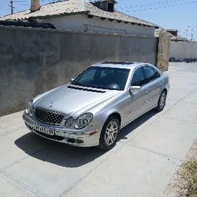 Mercedes-Benz E320 2004