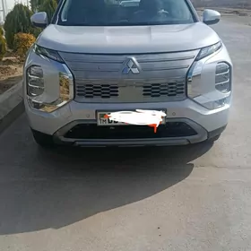 Mitsubishi Outlander 2025