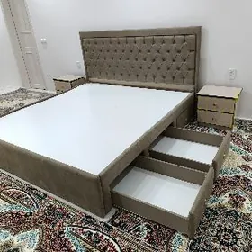 кровать двухспальная