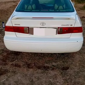 Toyota Camry 2000