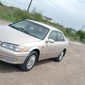 Toyota Camry 2001