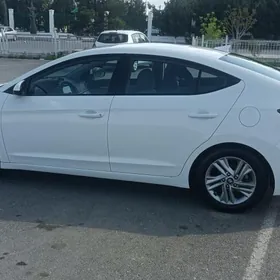 Hyundai Elantra 2019