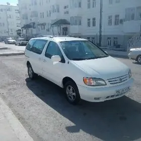 Toyota Sienna 1999