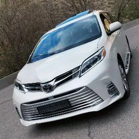 Toyota Sienna 2016
