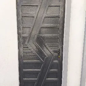 дверь железная