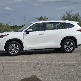 Toyota Highlander 2021