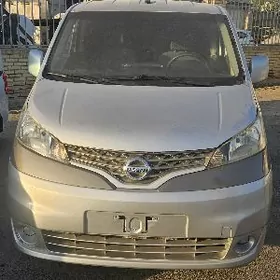 Nissan NV200 2020