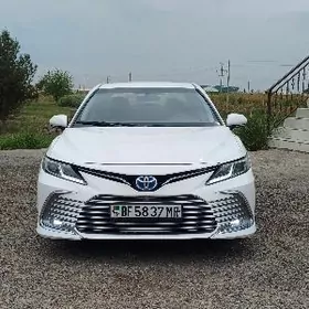 Toyota Camry Hybrid 2020