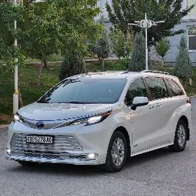 Toyota Sienna 2021