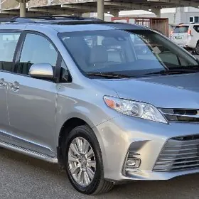 Toyota Sienna 2019