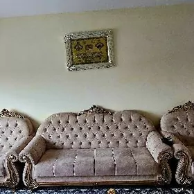 klassiceski  diwan kreslo