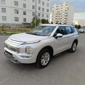 Mitsubishi Outlander 2025