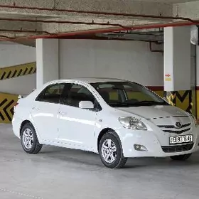 Toyota Yaris 2010