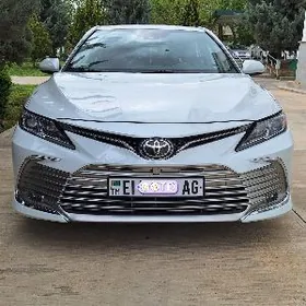 Toyota Camry 2021