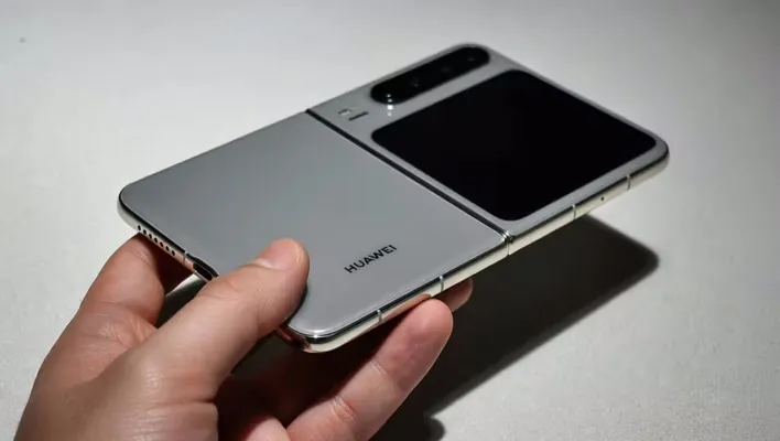 Huawei-niň «Pura X2» eplenýän smartfony şu aý satlyga çykarylar