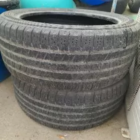 235/45R18