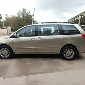 Toyota Sienna 2008