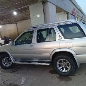 Nissan Pathfinder 2003