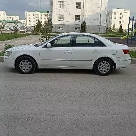 Hyundai Sonata 2010