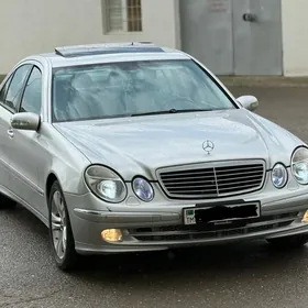 Mercedes-Benz E320 2003