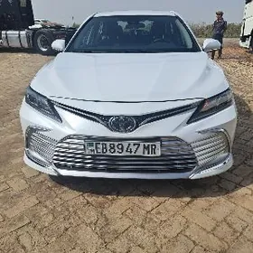 Toyota Camry 2021