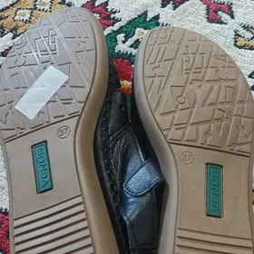 koja basanojka,кожа босоножка