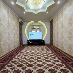 Центр.  2ком. 3этаж.