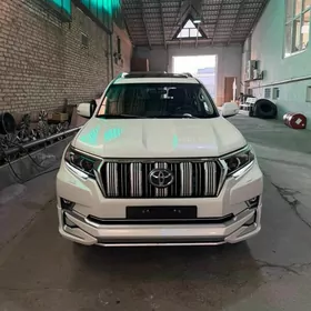 Toyota Land Cruiser Prado 2023