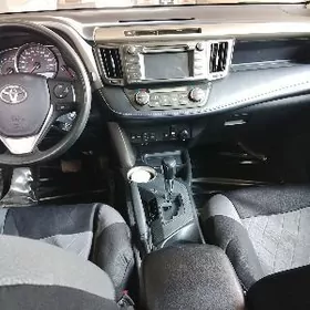 Toyota RAV4 2014