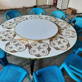 стол и стул