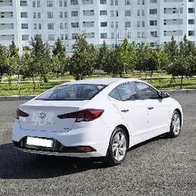 Hyundai Elantra 2019