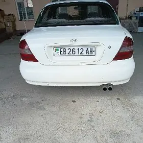 Hyundai Sonata 1996