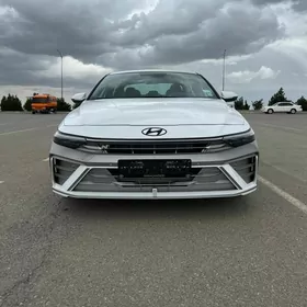 Hyundai Elantra 2025