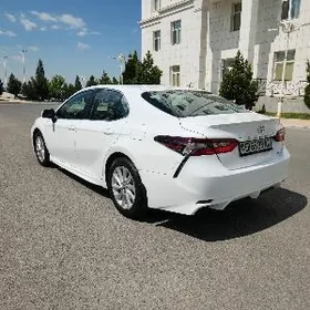 Toyota Camry 2022