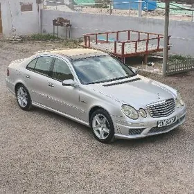 Mercedes-Benz E320 2005