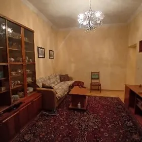 Центр, высокопот. 3комн 1этаж