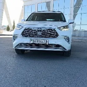 Toyota Highlander 2021