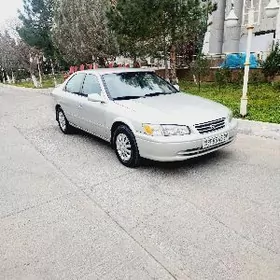 Toyota Camry 2001