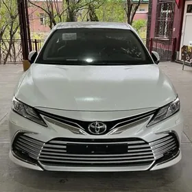 Toyota Camry 2024
